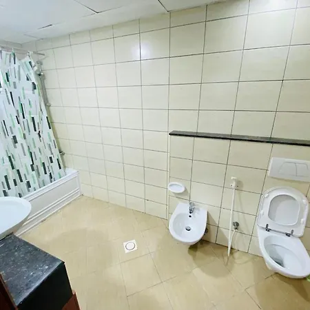 Amazing Couples Private Room Close To Mall Of Emirates Dubai Esterno foto